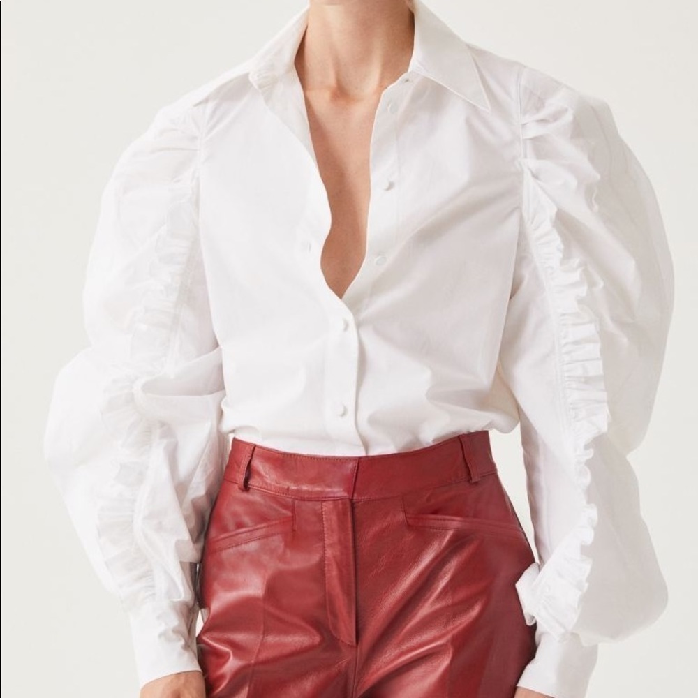 H&M BNWT Voluminous Cotton Button Up Shirt with Ruffled Sleeve Silhouette
